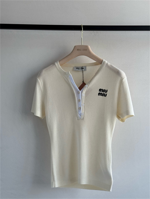 미우미우 티셔츠 M82203 2025/신상