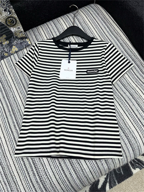 몽클레어 티셔츠 M51550 2025/신상