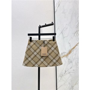 버버리 스커트 B82308 2025/신상