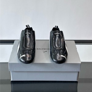 발렌시아가 남여공용 스니커즈 B62883-2 2025/신상