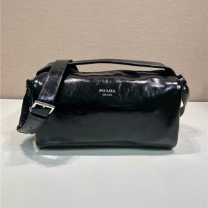 프라다 라지 숄더백 2VH194 2025/신상