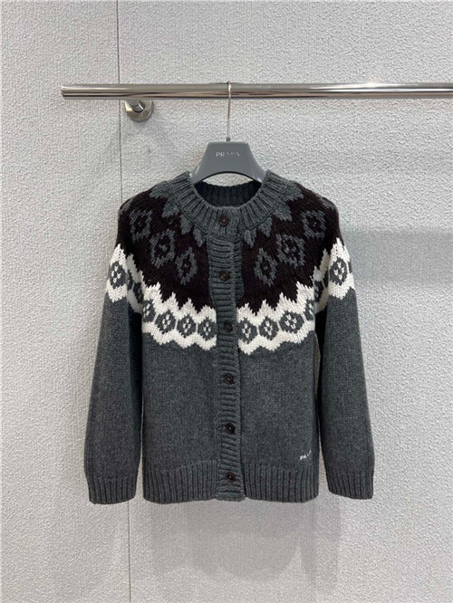 프라다 캐시미어 긴팔 가디건 P63994 2025/신상