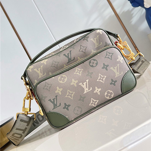 루이비통 삭 닐 크로스백 M27095 2025/신상