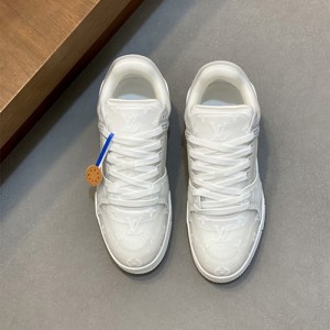 루이비통 남여공용 스니커즈 L95475-1 2026/신상