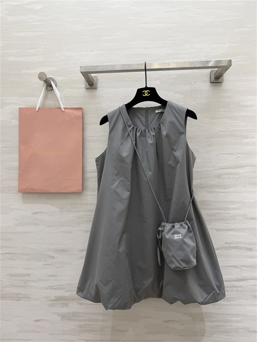 미우미우 민소매 원피스 M62805 2026/신상