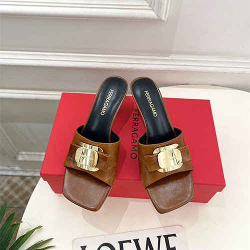 페레가모 여성용 슬리퍼 (굽높이5.5CM) F43724-2 2026/신상