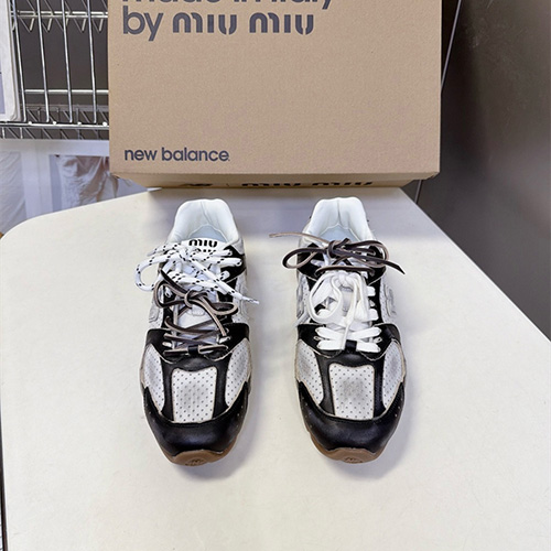 미우미우 여성용 스니커즈 M65969-2 2026/신상