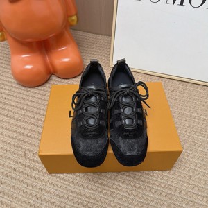 루이비통 여성용 스니커즈 L95485-2 2026/신상